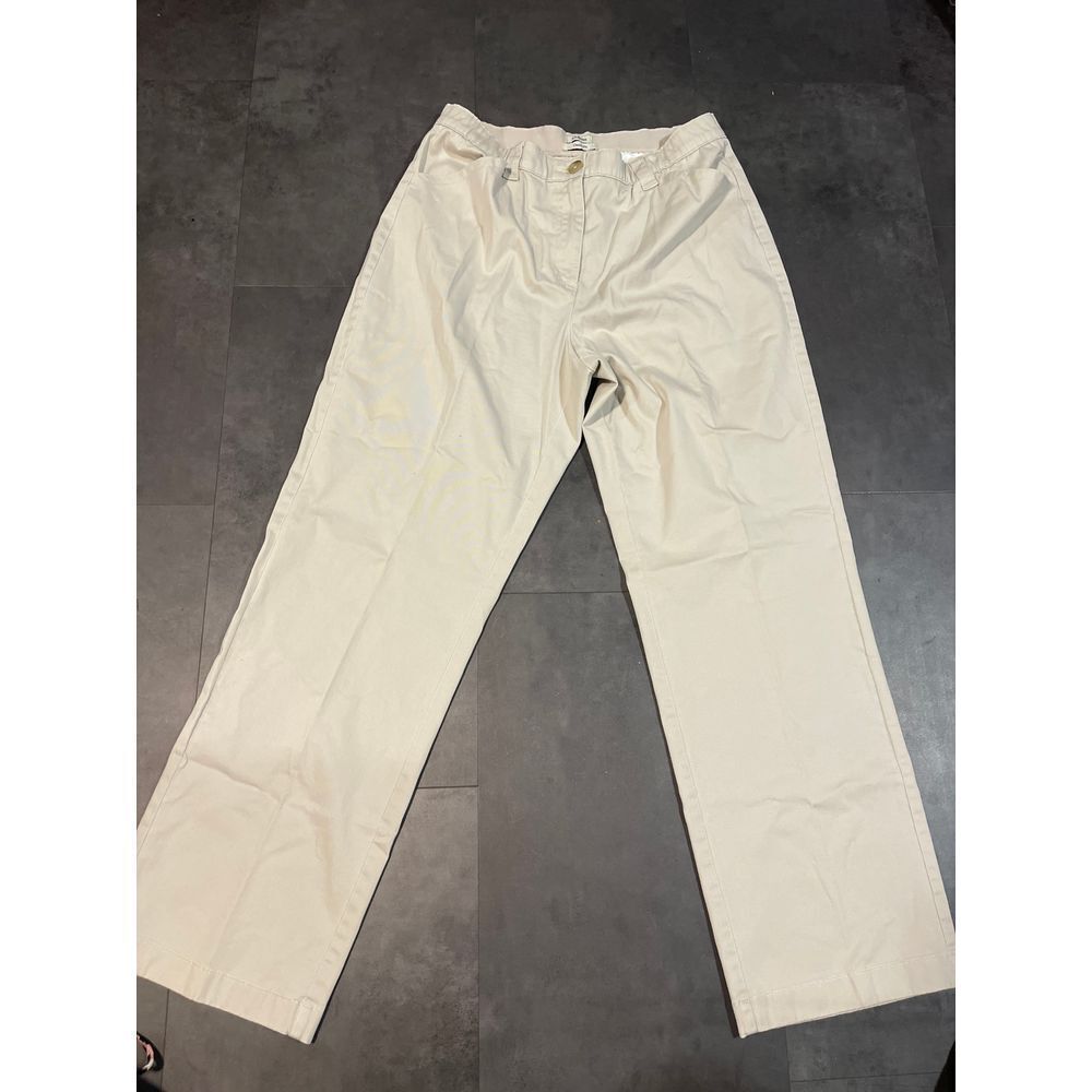 L.L.Bean Classic Fit Cream Chino Pants - Timeless Comfort Size 16 31 inseam B-76